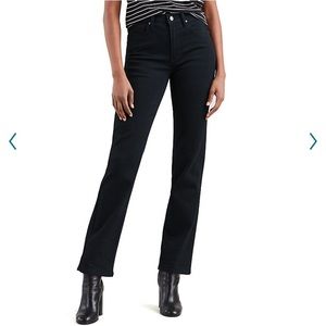 Levi's 724 High-Waisted Straight-Leg Jeans size 25